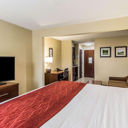 Comfort Inn & Suites Greenwood Near University Экстерьер фото