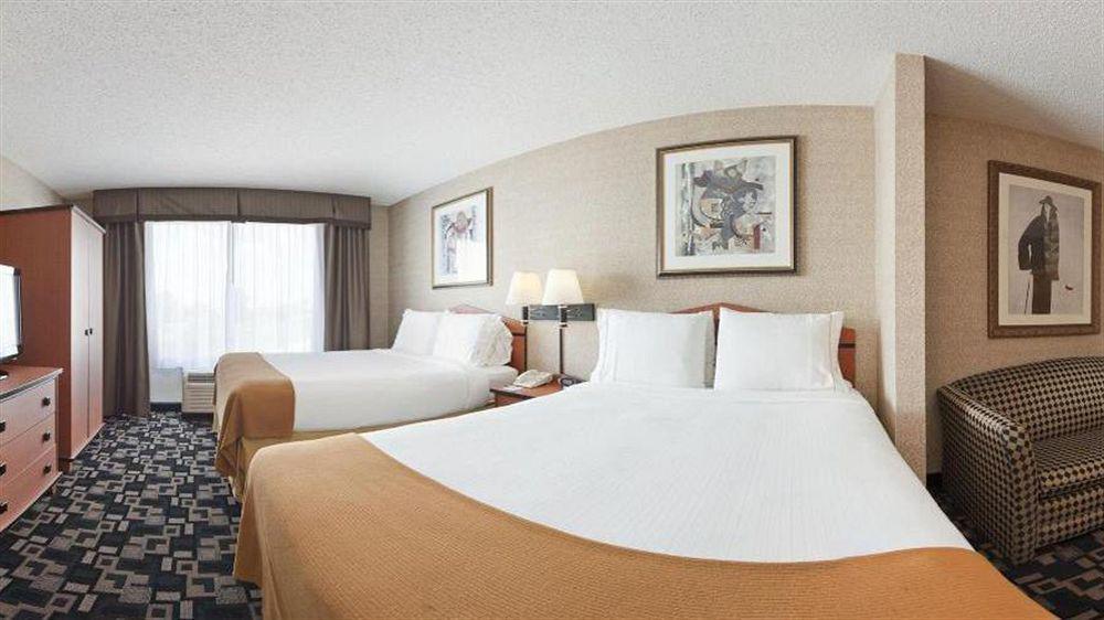 Comfort Inn & Suites Greenwood Near University Экстерьер фото