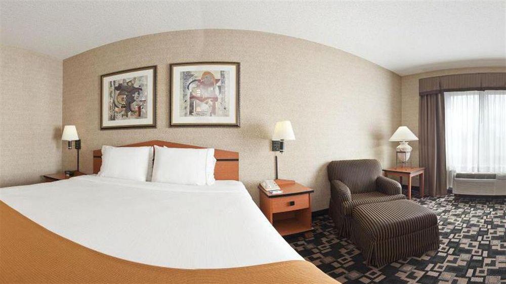 Comfort Inn & Suites Greenwood Near University Экстерьер фото