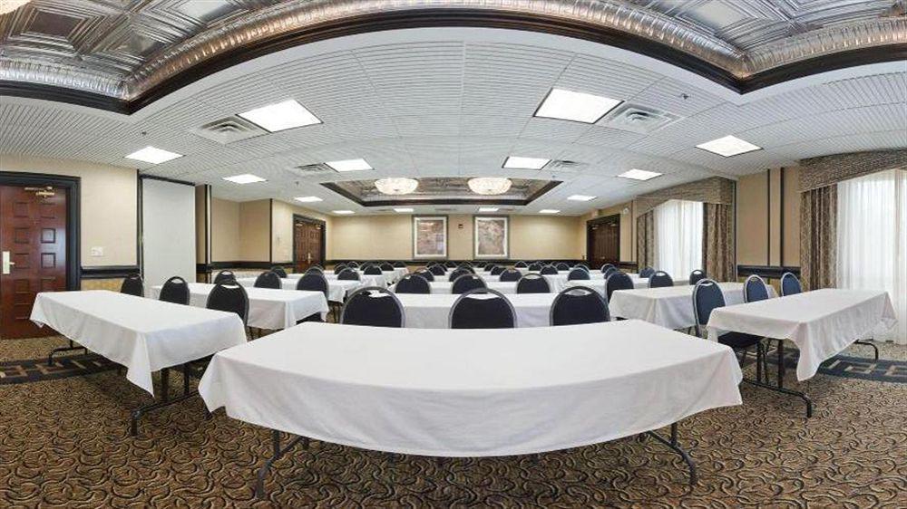 Comfort Inn & Suites Greenwood Near University Экстерьер фото