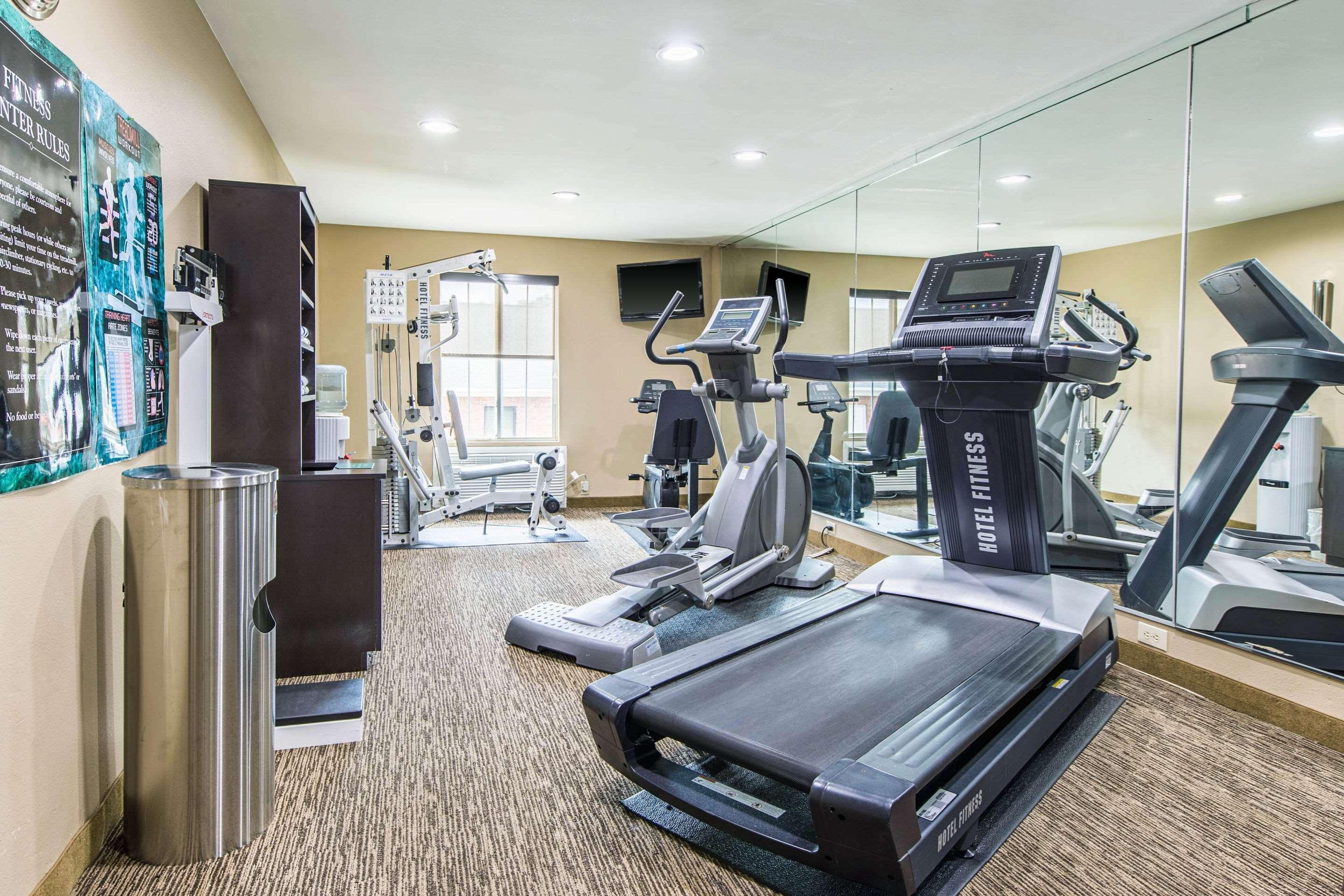 Comfort Inn & Suites Greenwood Near University Экстерьер фото