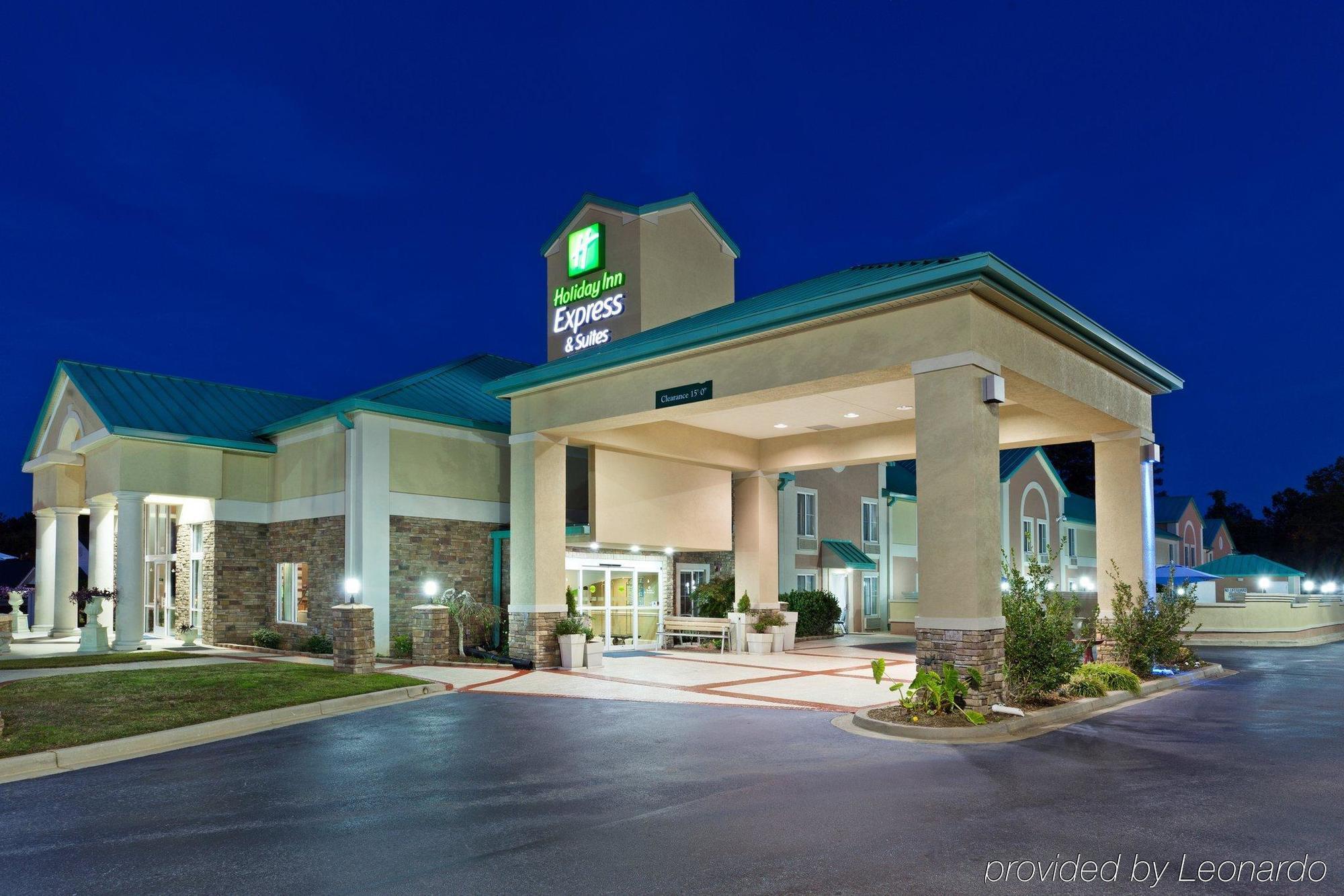 Comfort Inn & Suites Greenwood Near University Экстерьер фото