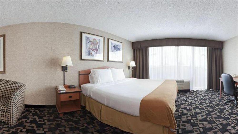 Comfort Inn & Suites Greenwood Near University Экстерьер фото