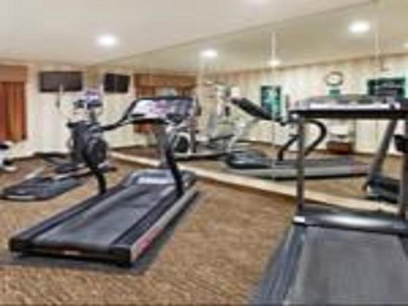 Comfort Inn & Suites Greenwood Near University Экстерьер фото